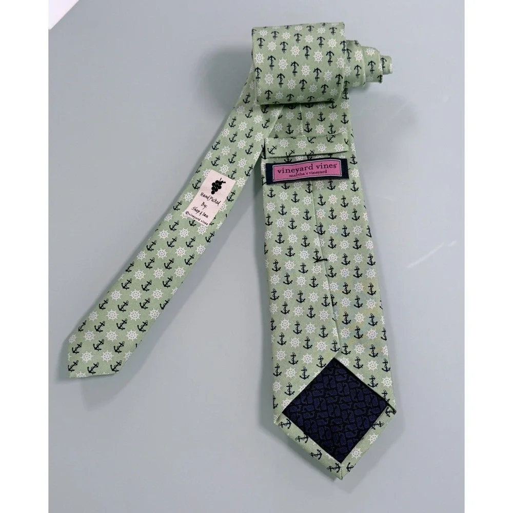 Vineyard Vines Silk Tie Standard 3' Width Light Green w/ Anchor Pattern Preppy